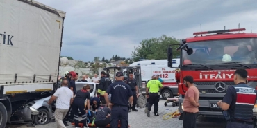 otomobil-tirin-altina-girdi-1-olu-3-yarali