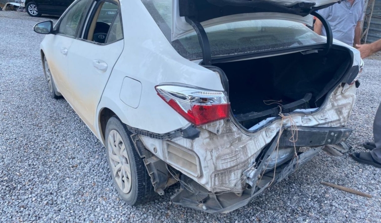 Otomobiller çarpıştı, 2 kişi yaralandı