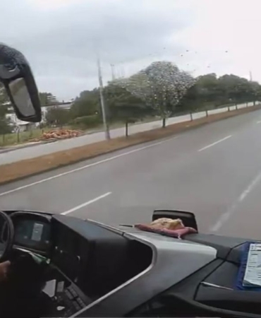 samsunda-2-kisinin-oldugu-otobus-kazasinin-goruntuleri-yayimlandi