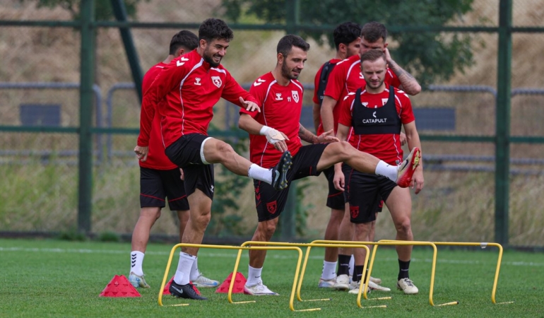 Samsunspor’da Holse ve Musaba çalışmalara başladı