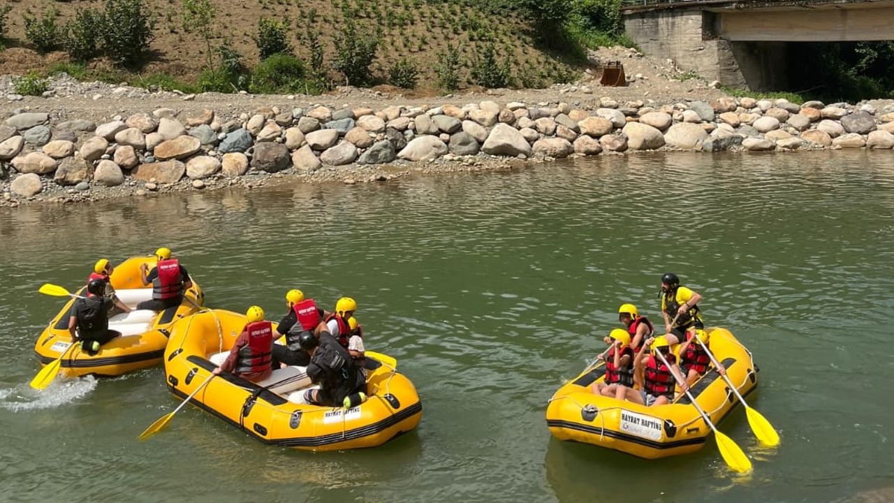 sehit-aileleri-ve-gaziler-rafting-heyecani-yasadi