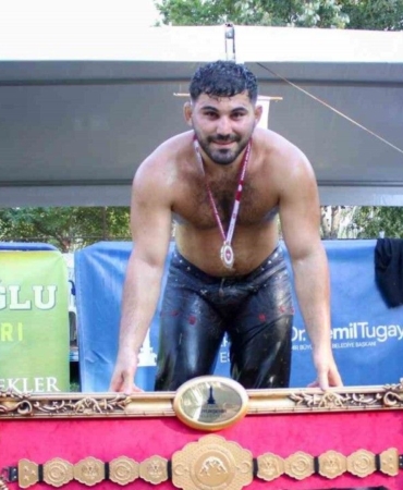 sinoplu-baspehlivan-altin-kemerin-sahibi-oldu