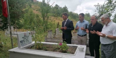 sinoplu-sehit-yildonumunde-mezari-basinda-anildi