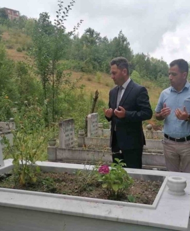 sinoplu-sehit-yildonumunde-mezari-basinda-anildi