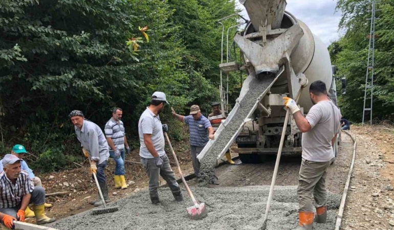 Sinop’ta köylüler imece usulüyle yol yaptı