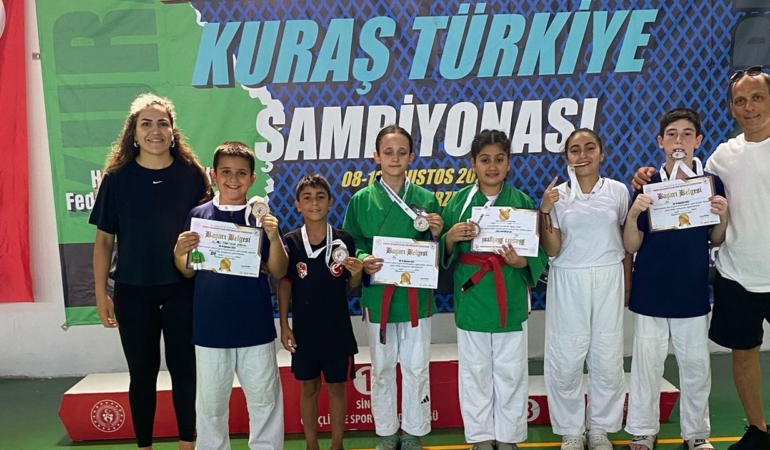Sinoplu minikler Kuraş Türkiye Şampiyonası’nda zirvede