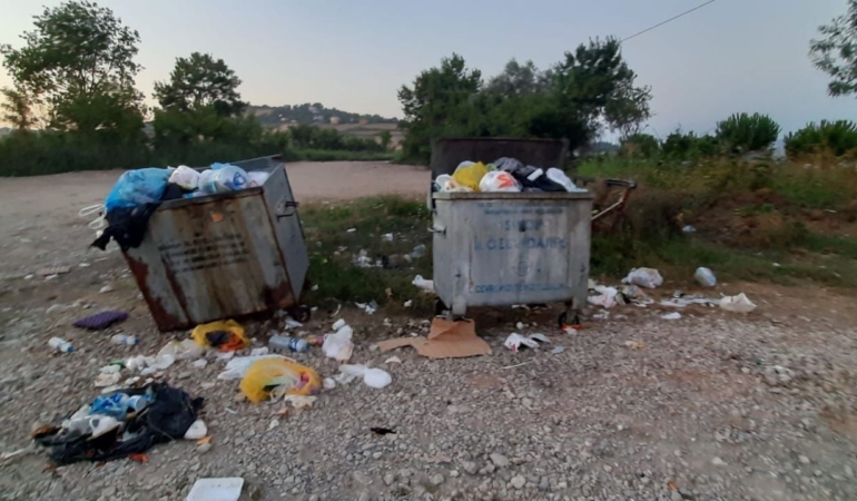 Sinop’ta çöpler konteynerde kaldı, vatandaş tepkili