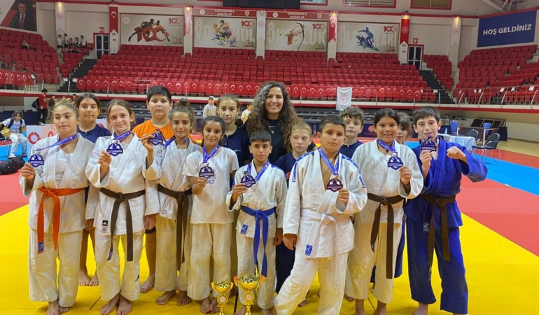 Sinoplu judoculardan Samsun’daki şampiyonada büyük başarı