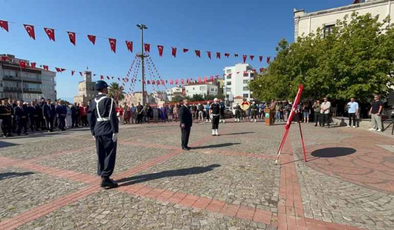 Sinop’ta 30 Ağustos kutlamaları çelenk sunumuyla başladı