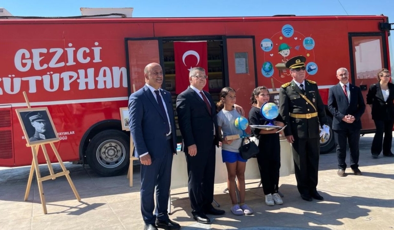 Sinop’ta “Atatürk” konulu kitaplar vatandaşlarla buluştu
