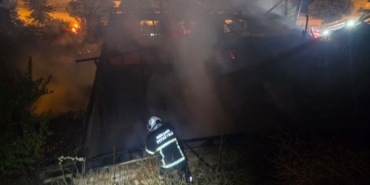 yanan-ev-kullanilamaz-hale-geldi