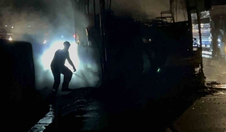 yanan-yolcu-otobusunde-panik-anlari