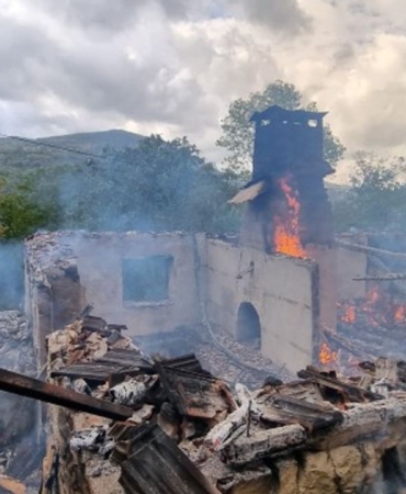 1758303326-4f4e9aaadca775d7f126