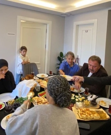 1758963086-9372f94eeef32183aa36