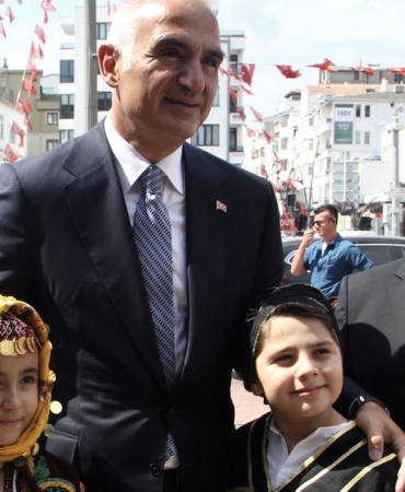 a-a-20250910-39073870-39073867-k-u-l-t-u-r-v-e-t-u-r-i-z-m-b-a-k-a-n-i-e-r-s-o-y-s-i-n-o-p-t-a-i-n-c-e-l-e-m-e-v-e-z-i-y-a-r-e-t-l-e-r-d-e-b-u-l-u-n-d-u