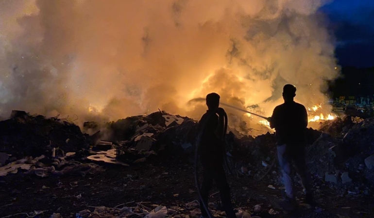 Çöp döküm alanında yangın çıktı