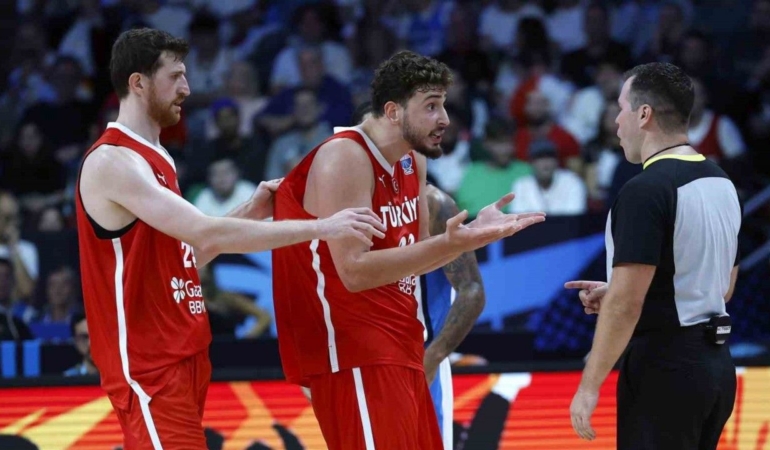 a-milli-erkek-basketbol-takimi-finalde