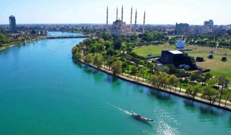 Adana Kuyumcular Çarşısı’nda Şaşırtan Hareketlilik: Altın Fiyatları Beklentileri Aştı