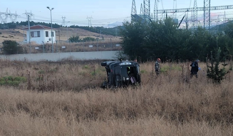 Amasya’da hafif ticari araç devrildi: 4 yaralı