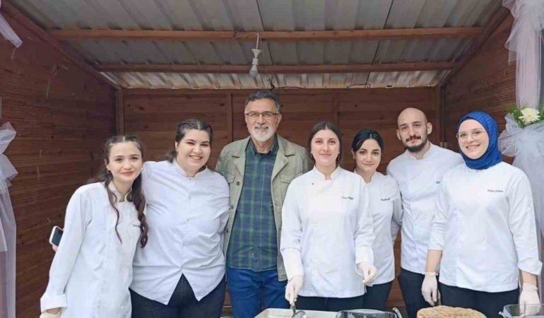 “Anneanne Yemekleri” kitabına uluslararası ödül