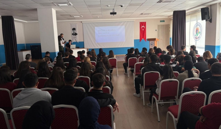 Bağımlılıkla mücadele semineri düzenledi