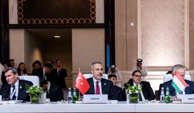 Bakan Fidan Katar’da