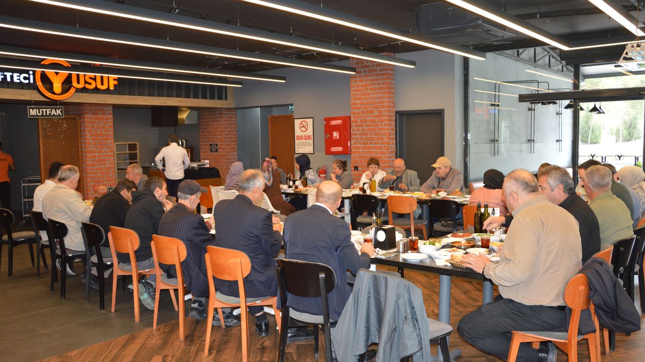 bakim-rehabilitasyon-ve-aile-danisma-merkezi-sakinlerine-kahvalti