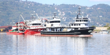 balikcilar-limana-kasalar-dolusu-hamsiyle-dondu