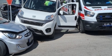 corumda-3-arac-kavsakta-kaza-yapti