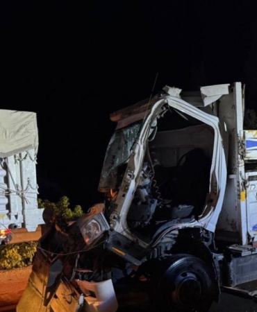 corumda-tir-ve-kamyon-carpisti-1-olu