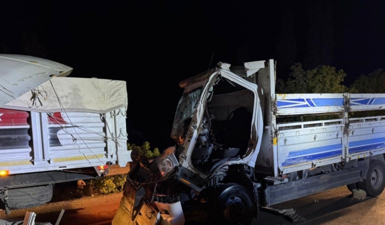 Çorum’da tır ve kamyon çarpıştı: 1 ölü
