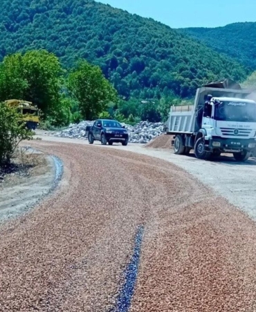 grup-yollarinda-asfaltlama-calismalari-tamamlandi