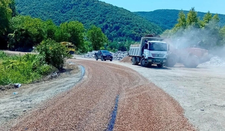 Grup yollarında asfaltlama çalışmaları tamamlandı