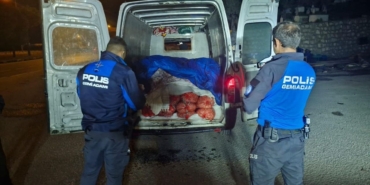 iki-kamyonette-5-ton-midye-ele-gecirildi