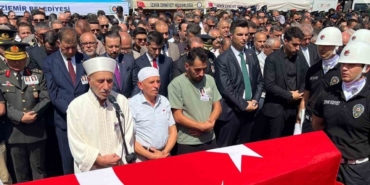 izmirde-sehit-dusen-polisler-son-yolculuguna-ugurlandi