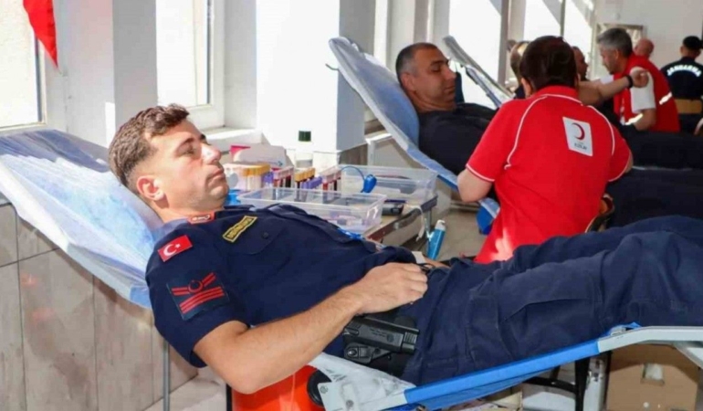 Jandarma personelinden kan bağışı