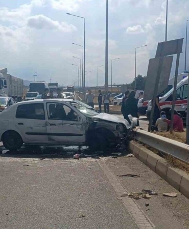 kamyon-ile-otomobil-carpisti-4-yarali