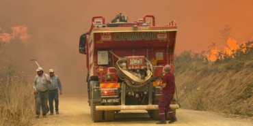 karabukteki-orman-yangini-ruzgarin-etkisiyle-buyuyor