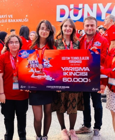 lise-ogrencilerine-teknofest-2025te-turkiye-ikinciligi