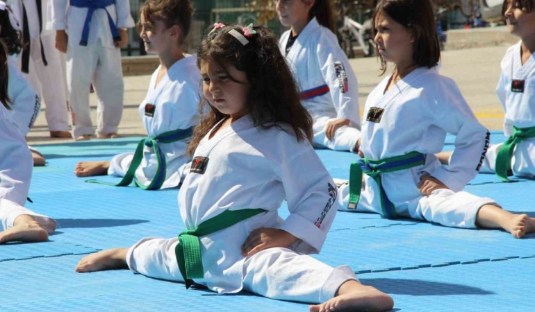 Miki öğrenciler yetenekleriyle hayran bıraktı