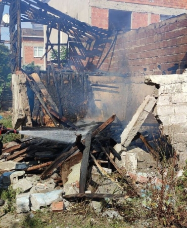 odunlukta-yangin-cikti