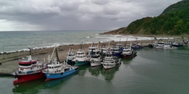 olumsuz-hava-kosullari-nedeniyle-balikcilar-denize-acilamadi