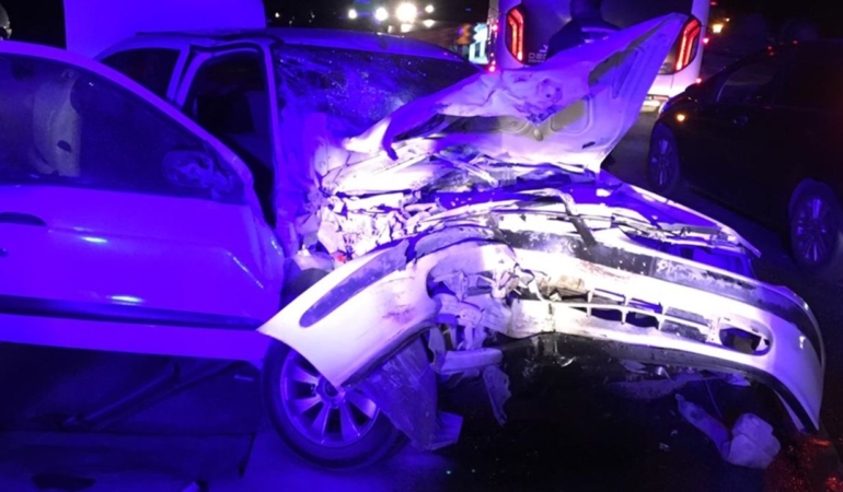 Otomobil ile traktör çarpıştı: 1 ölü, 5 yaralı