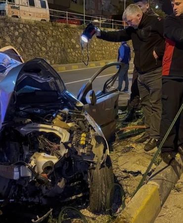 otomobil-ust-gecice-carpti-2-olu