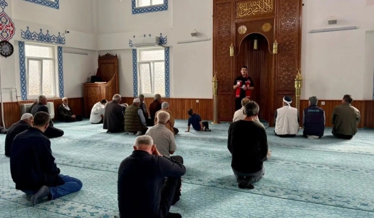 Sinop’ta cami cemaatine aile bilgilendirmesi