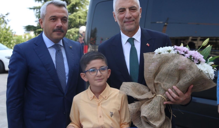 Ticaret Bakanı Bolat’tan Rize ziyareti