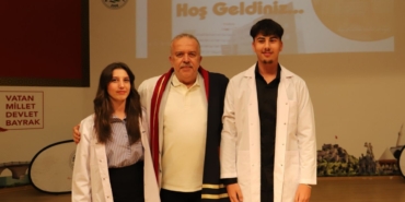 tip-ogrencilerinin-onluk-giyme-heyecani