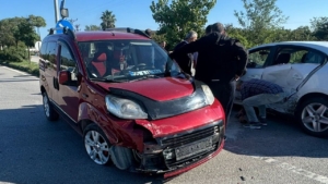 trafik-kazasinda-4-kisi-yaralandi