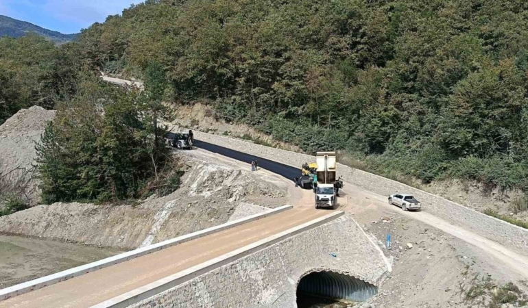 Türkeli’de grup yolunda asfaltlama tamamlandı