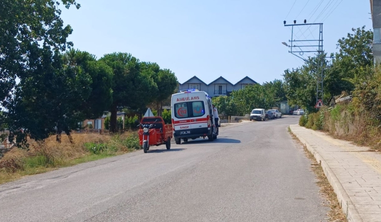 Sinop’ta 3 tekerlekli motosiklet devrildi